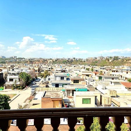 Executive 3 Bedrooms Apartment In Bahria Town ราวัลปินดี ภายนอก รูปภาพ