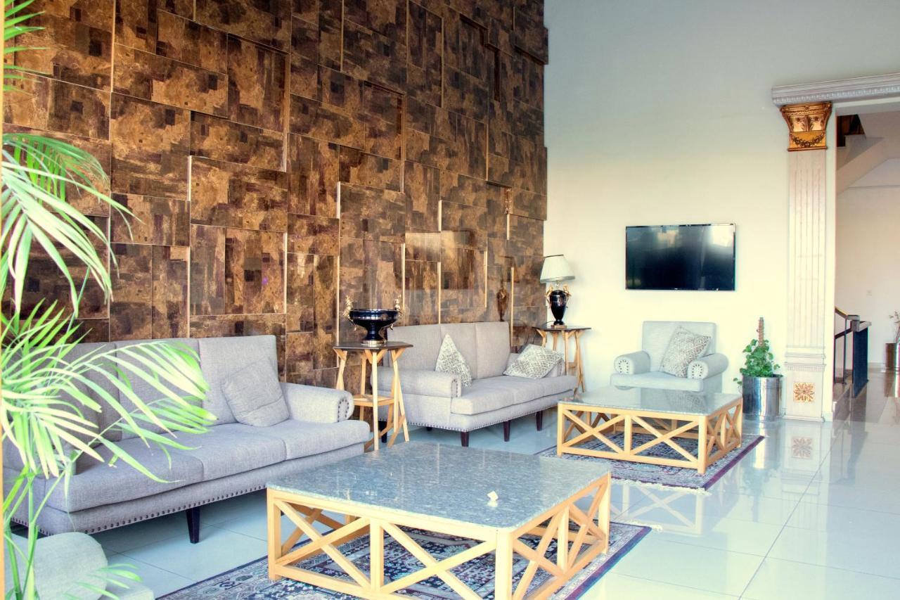 Executive 3 Bedrooms Apartment In Bahria Town ราวัลปินดี ภายนอก รูปภาพ