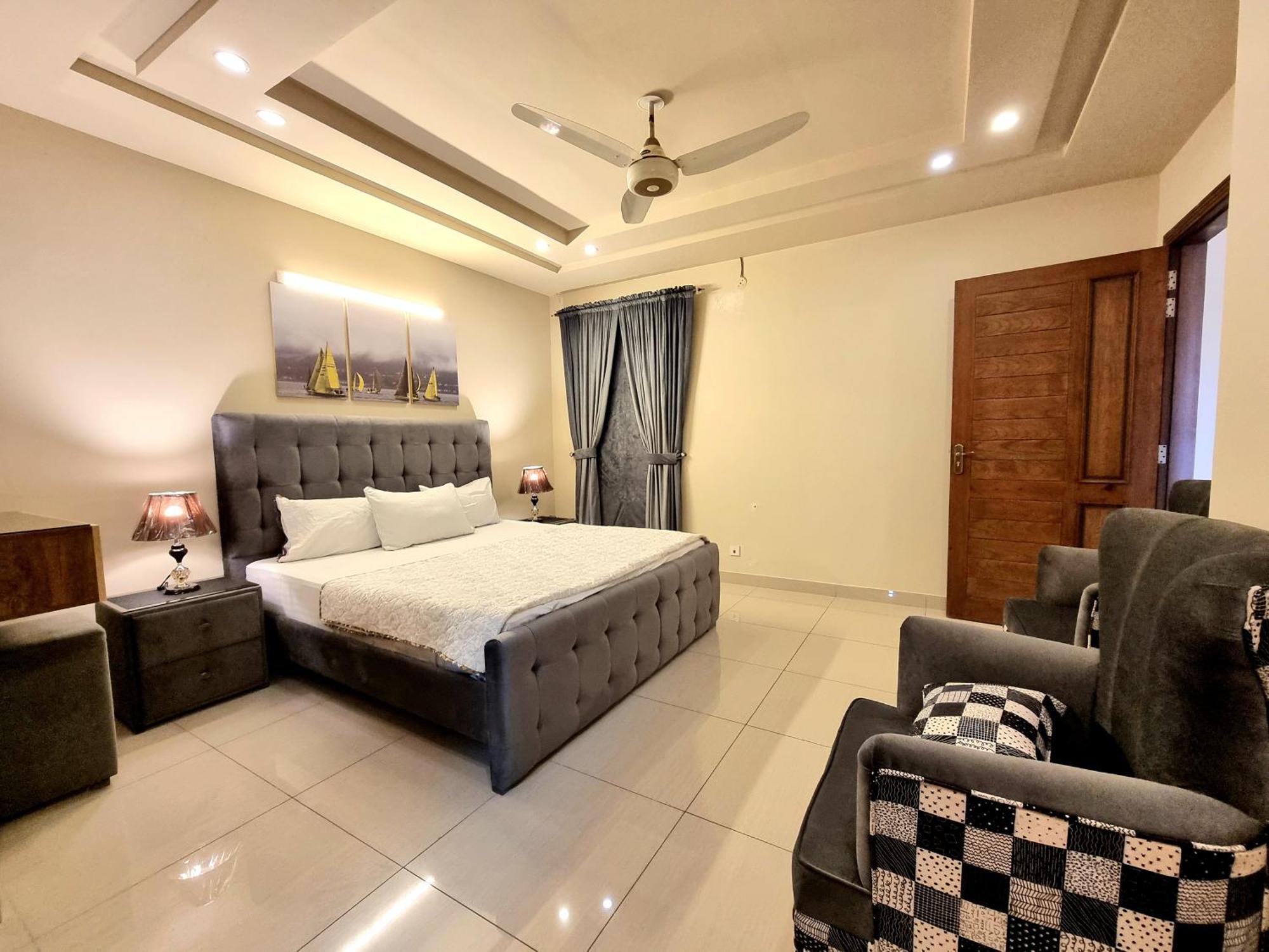 Executive 3 Bedrooms Apartment In Bahria Town ราวัลปินดี ภายนอก รูปภาพ