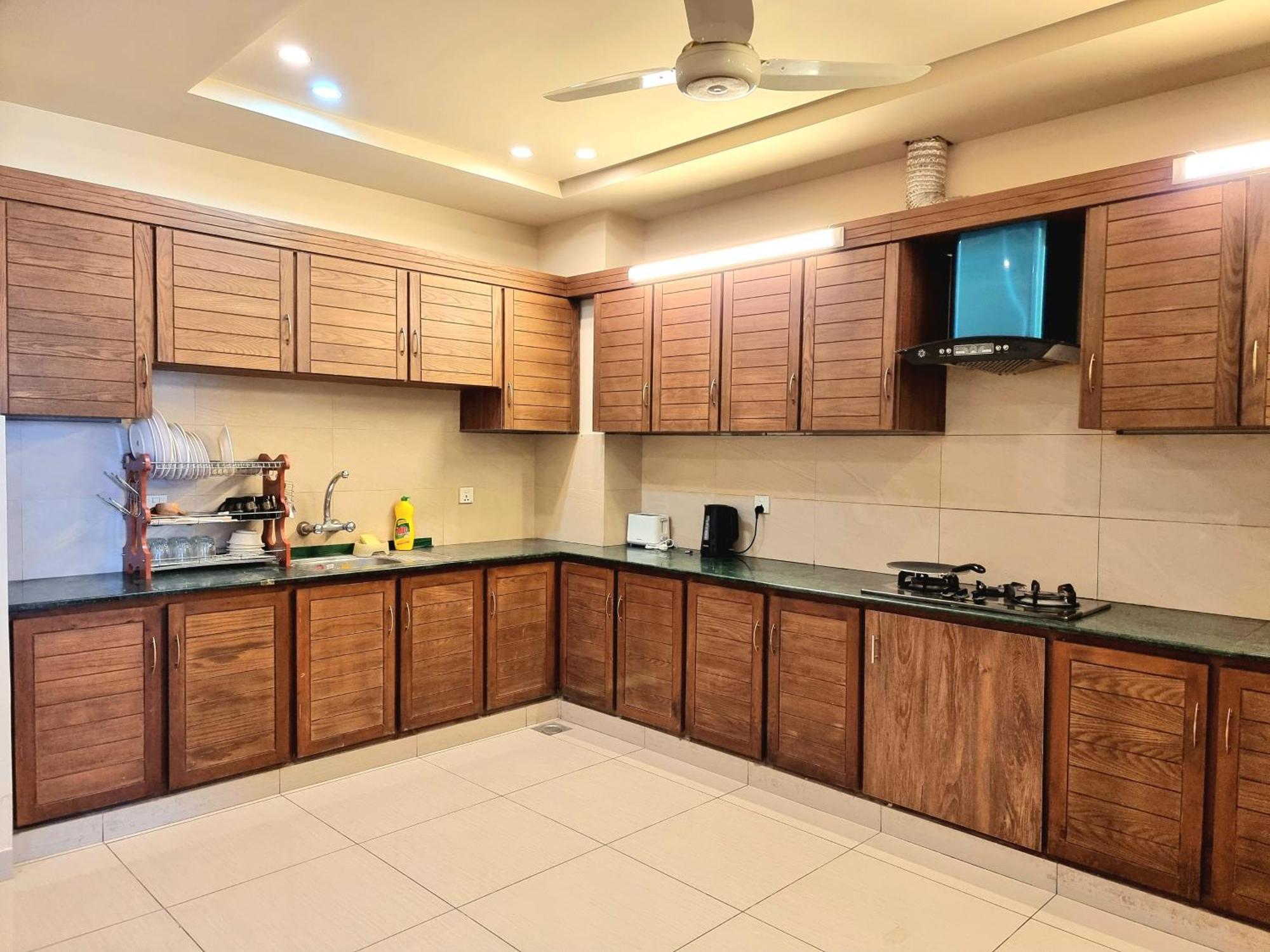 Executive 3 Bedrooms Apartment In Bahria Town ราวัลปินดี ภายนอก รูปภาพ