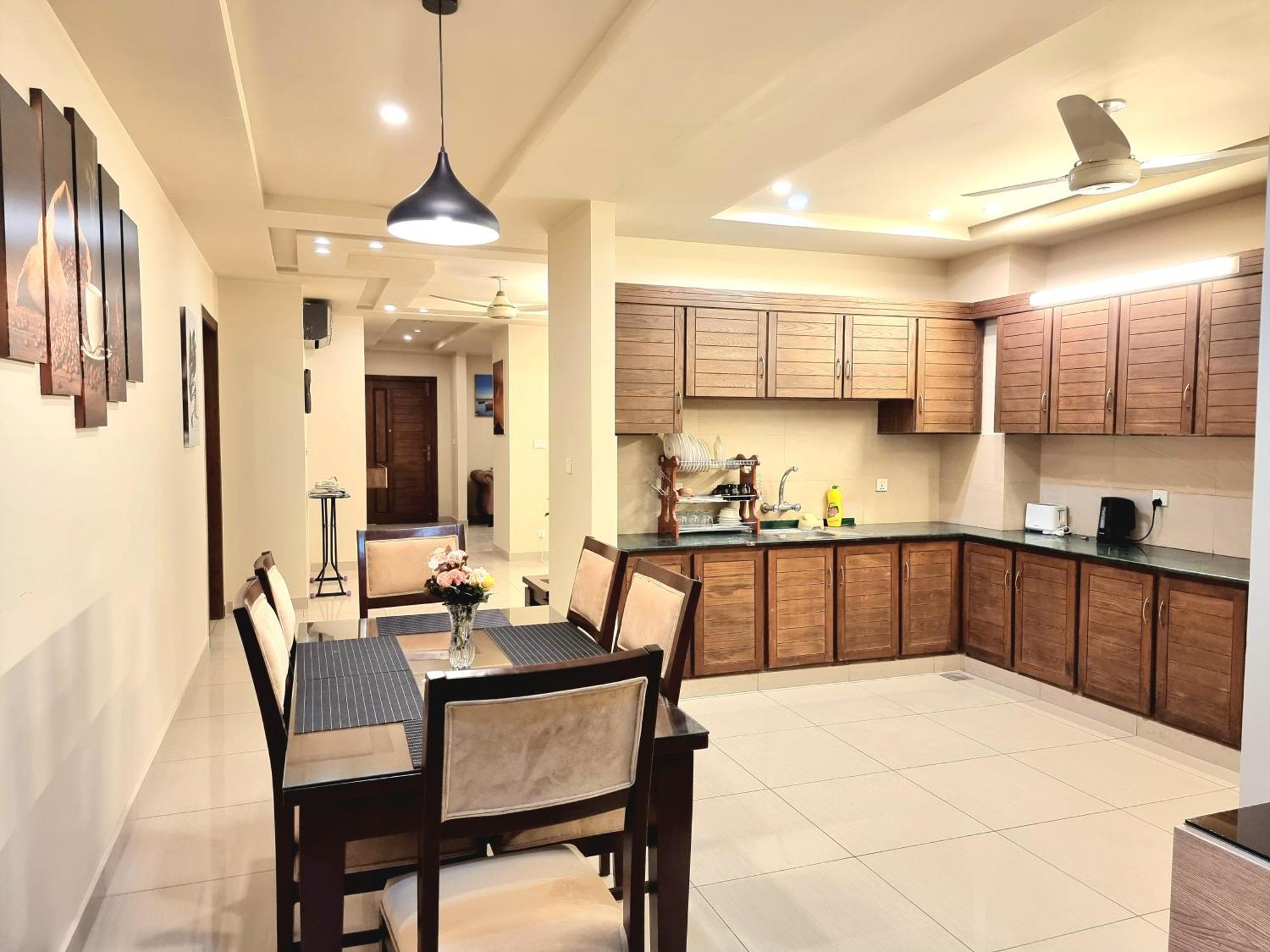 Executive 3 Bedrooms Apartment In Bahria Town ราวัลปินดี ภายนอก รูปภาพ