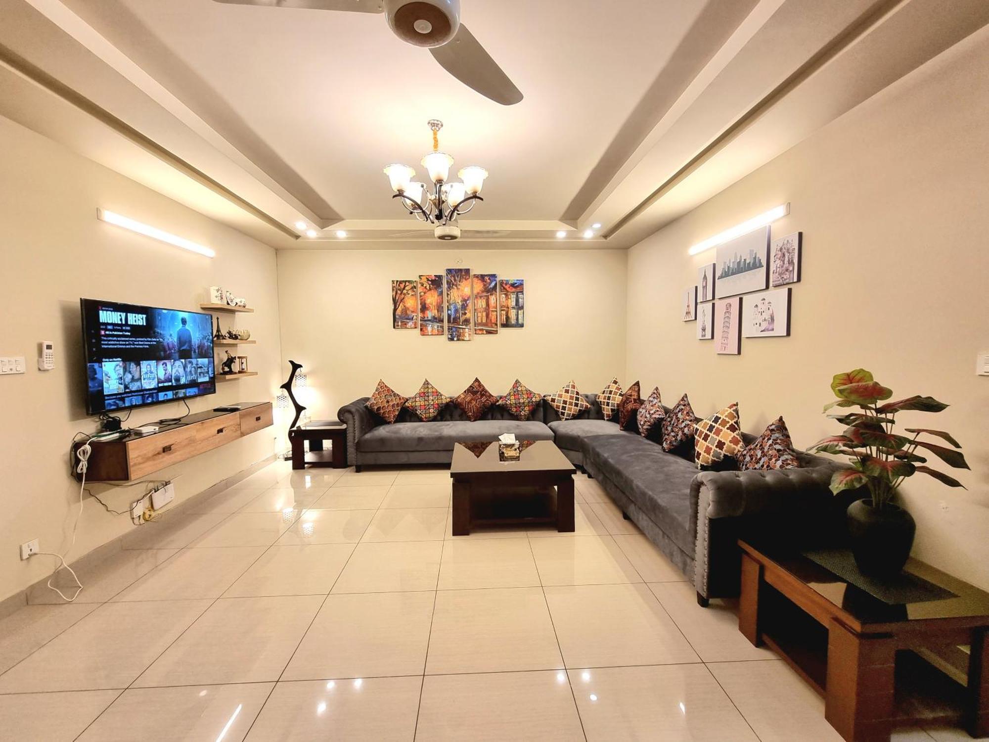 Executive 3 Bedrooms Apartment In Bahria Town ราวัลปินดี ภายนอก รูปภาพ