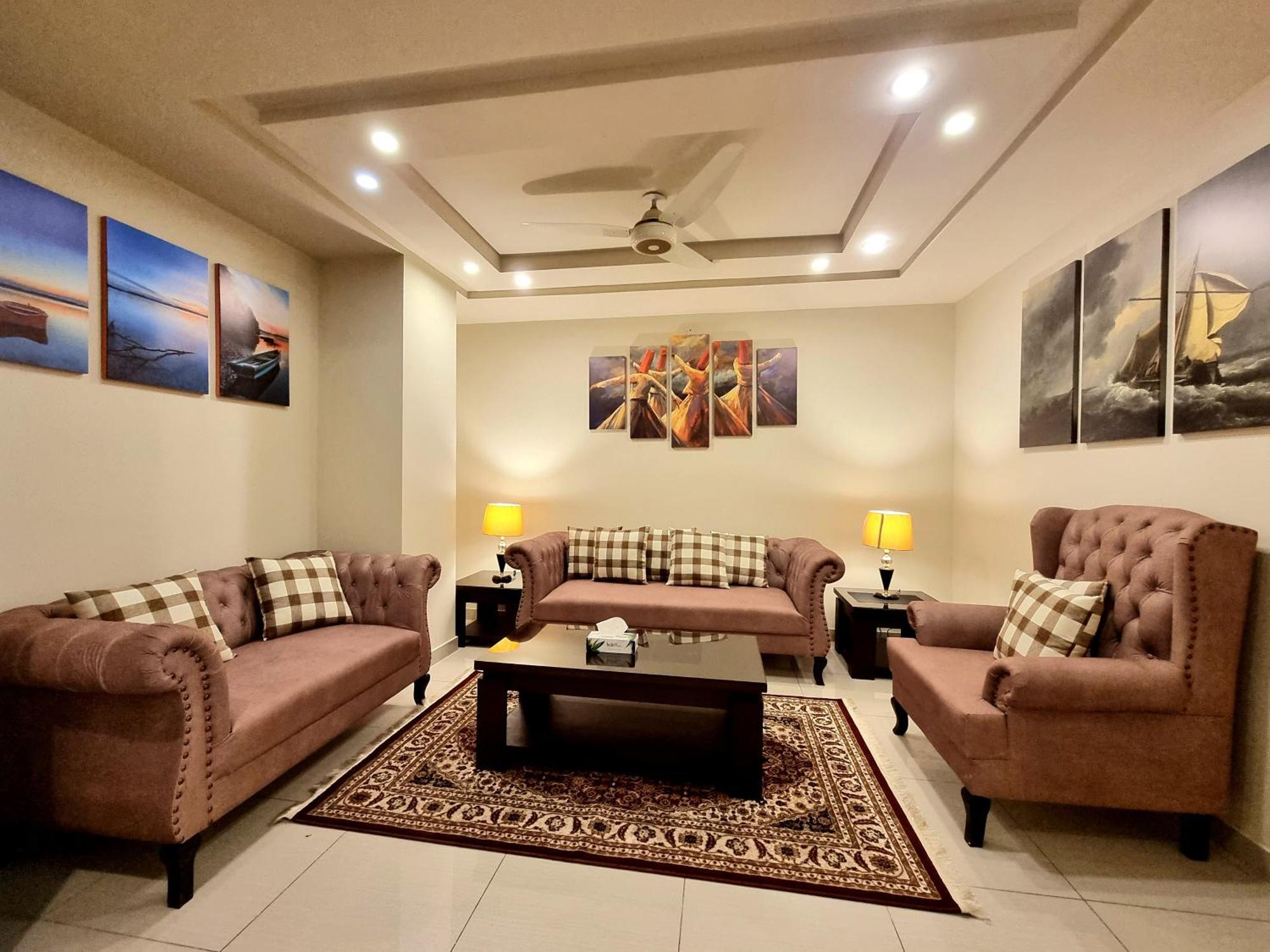 Executive 3 Bedrooms Apartment In Bahria Town ราวัลปินดี ภายนอก รูปภาพ